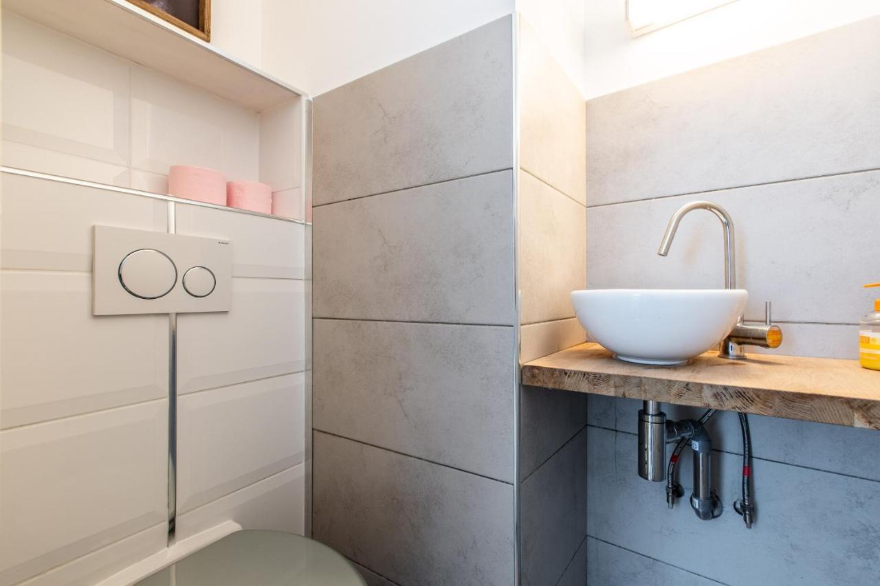 Lb Vacation Rentals I Admire Panoramic Ocean Views Through Walls Of Windows Cannes Esterno foto